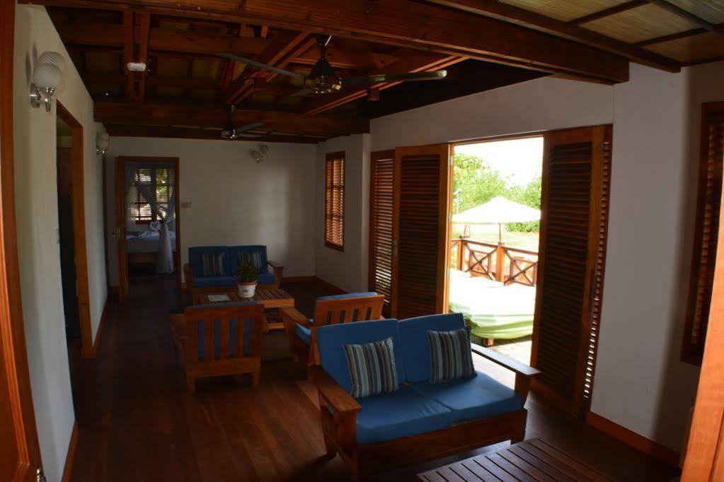 Villa Heliconia Grove Anse Volbert Village Exterior foto