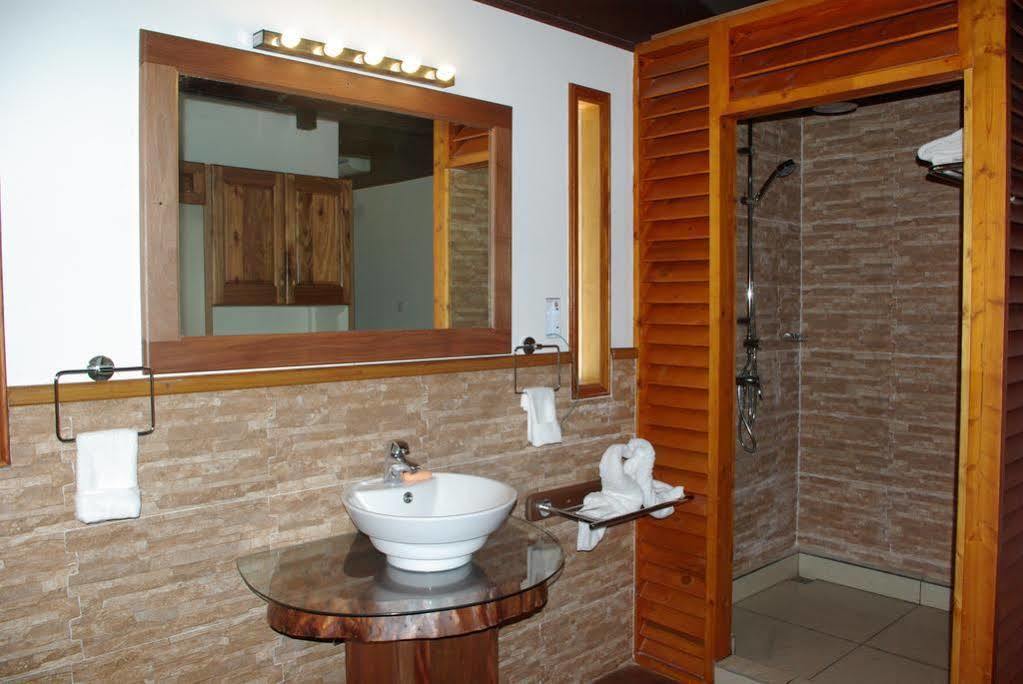 Villa Heliconia Grove Anse Volbert Village Exterior foto